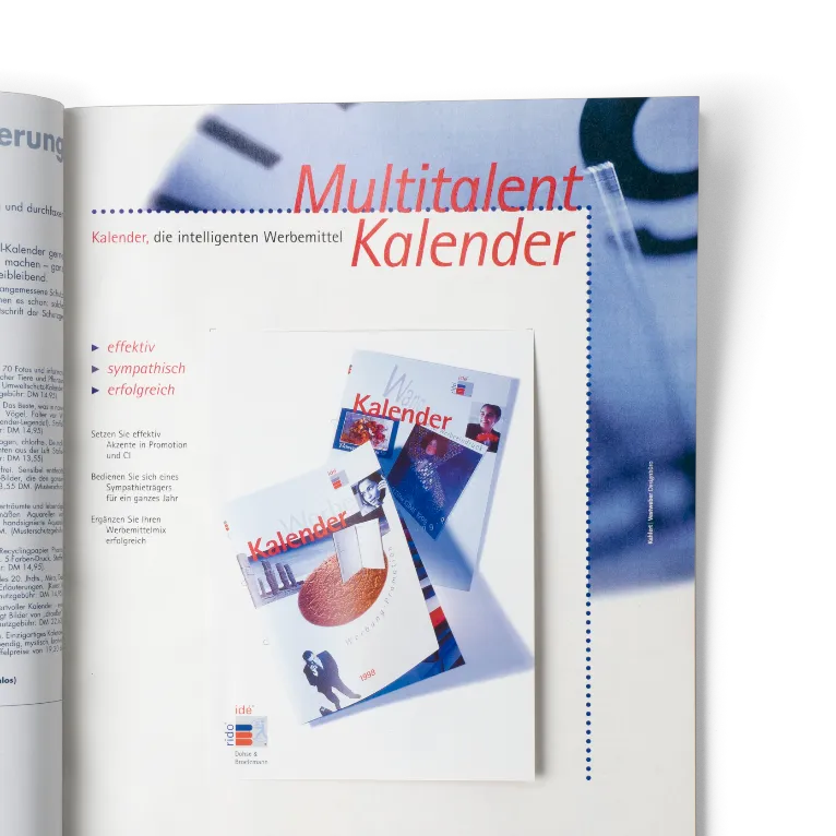 Foto: Anzeige mit Responsekarte, rido/idé Kampagnenmotiv: auf dem Kopf stehende Uhr, Motto: Multitalent Kalender