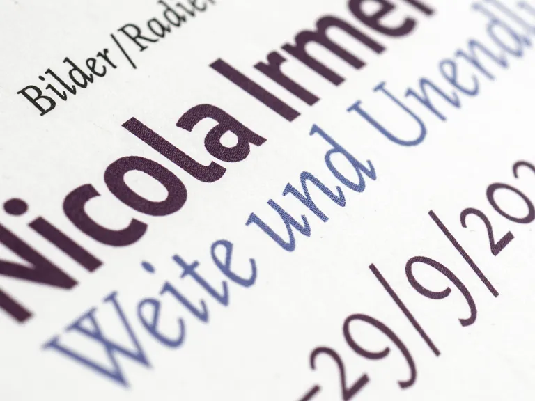 Foto: Typo-Detail Schriftkontrast durch Kombination von Grotesk und Antiqua